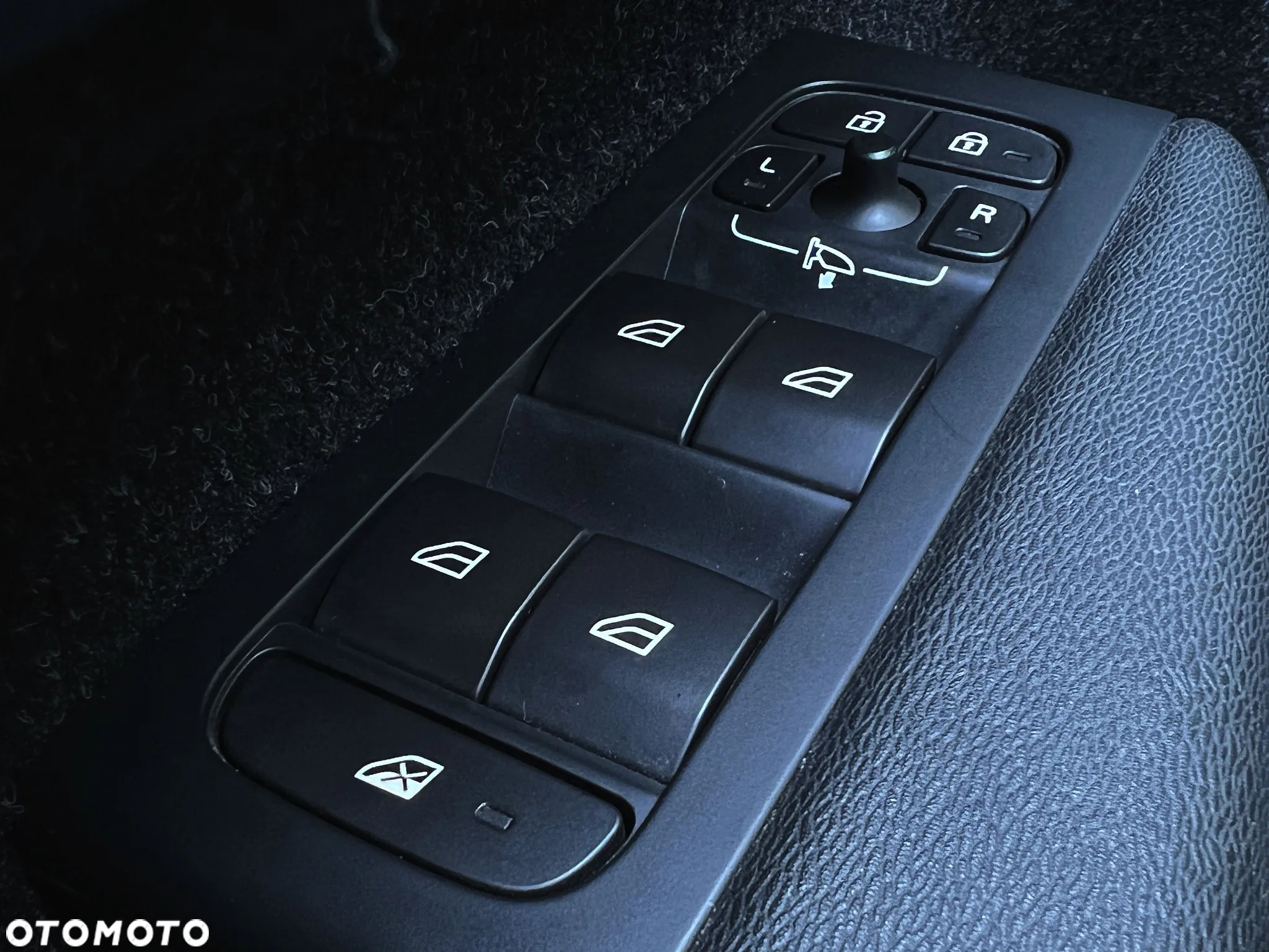 Volvo XC 40 D4 AWD Geartronic Momentum - 24