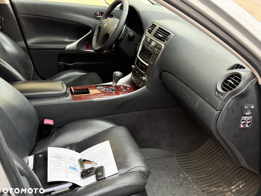 Lexus IS 250 Prestige - 14