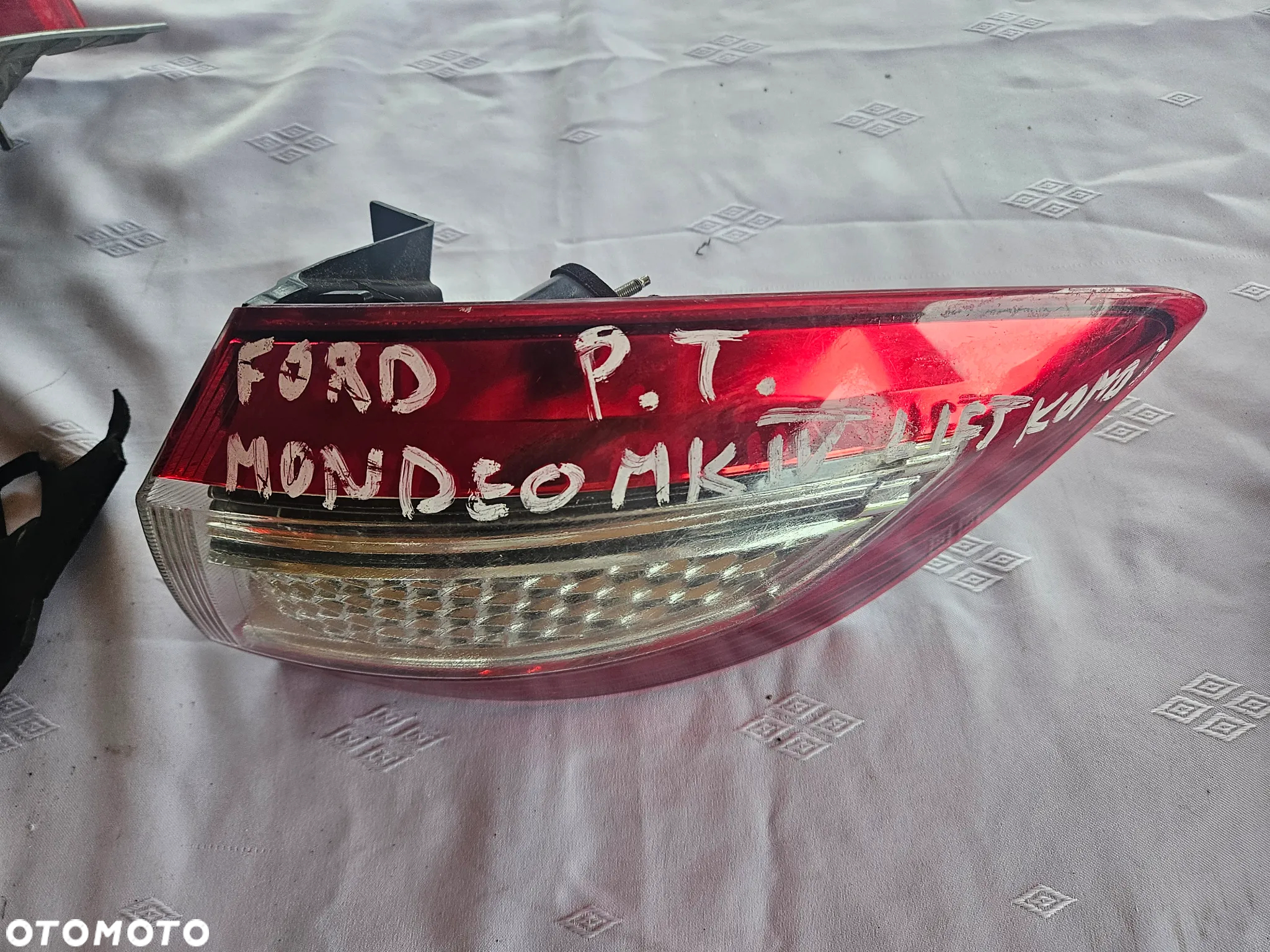 Tylna prawa lampa Europa Ford Mondeo MK4 kombi lift - 3