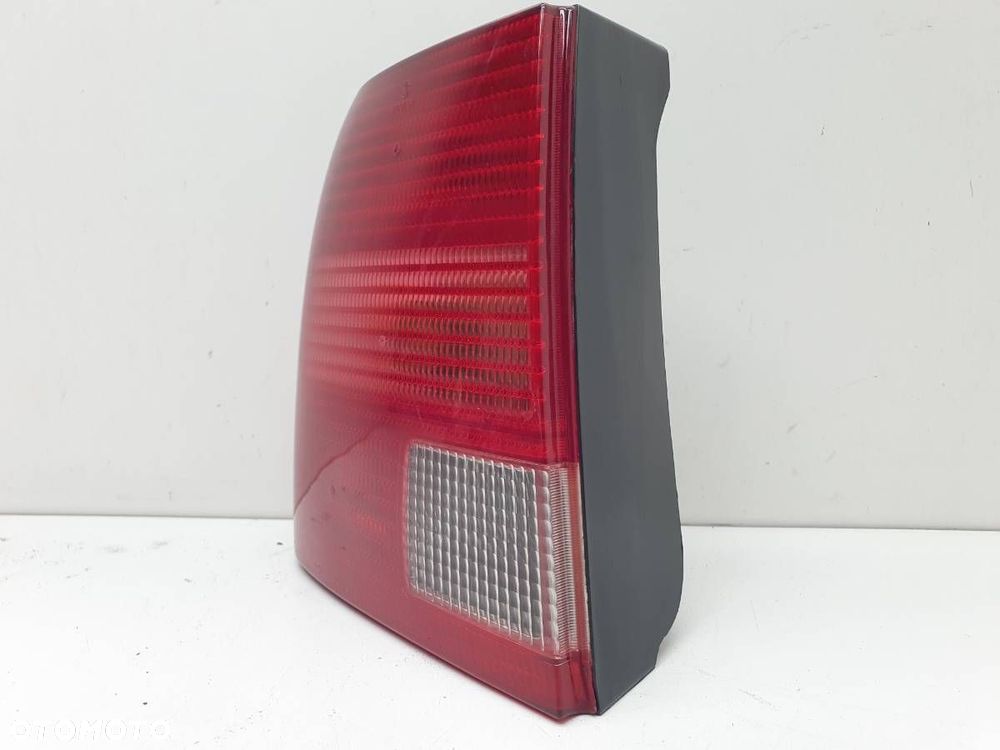 LAMPA TYŁ LEWA VW PASSAT B5 KOMBI EUROPA - 3