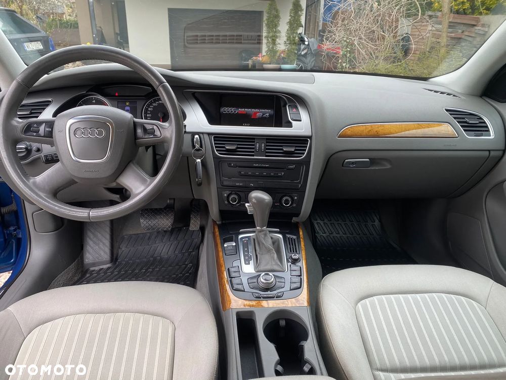 Audi A4 Avant - 10