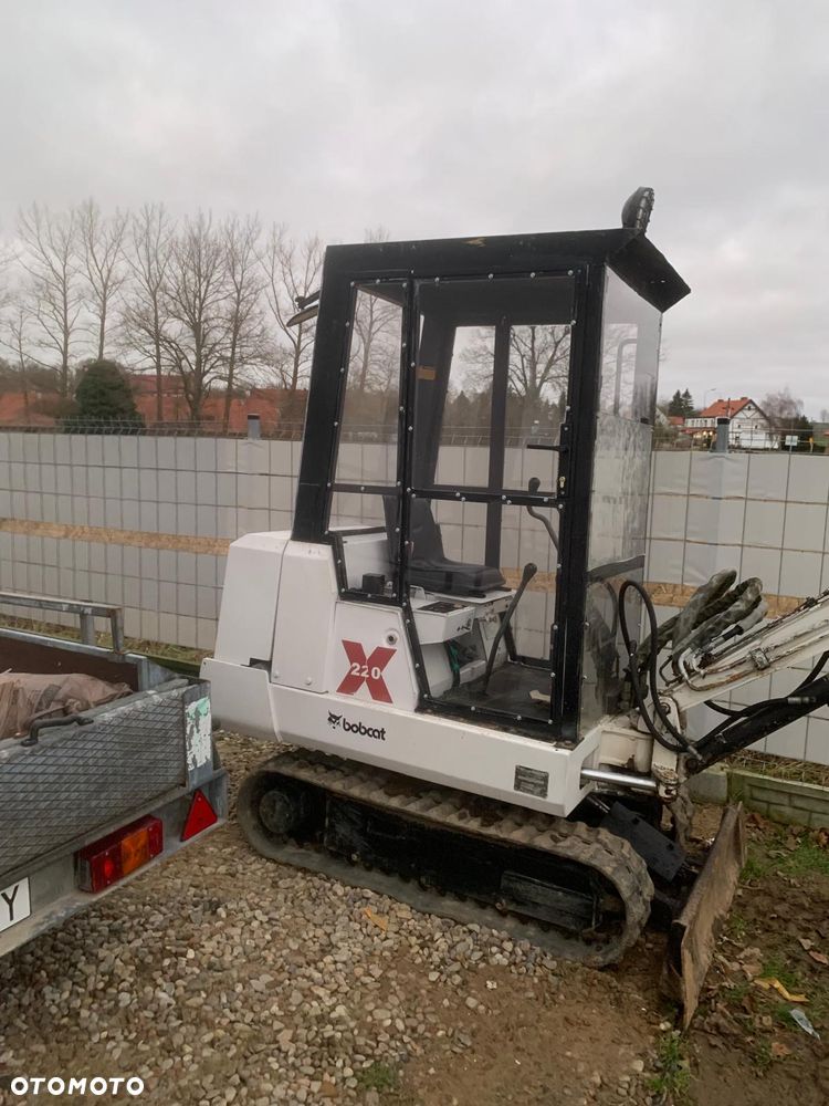 Bobcat X220 - 1