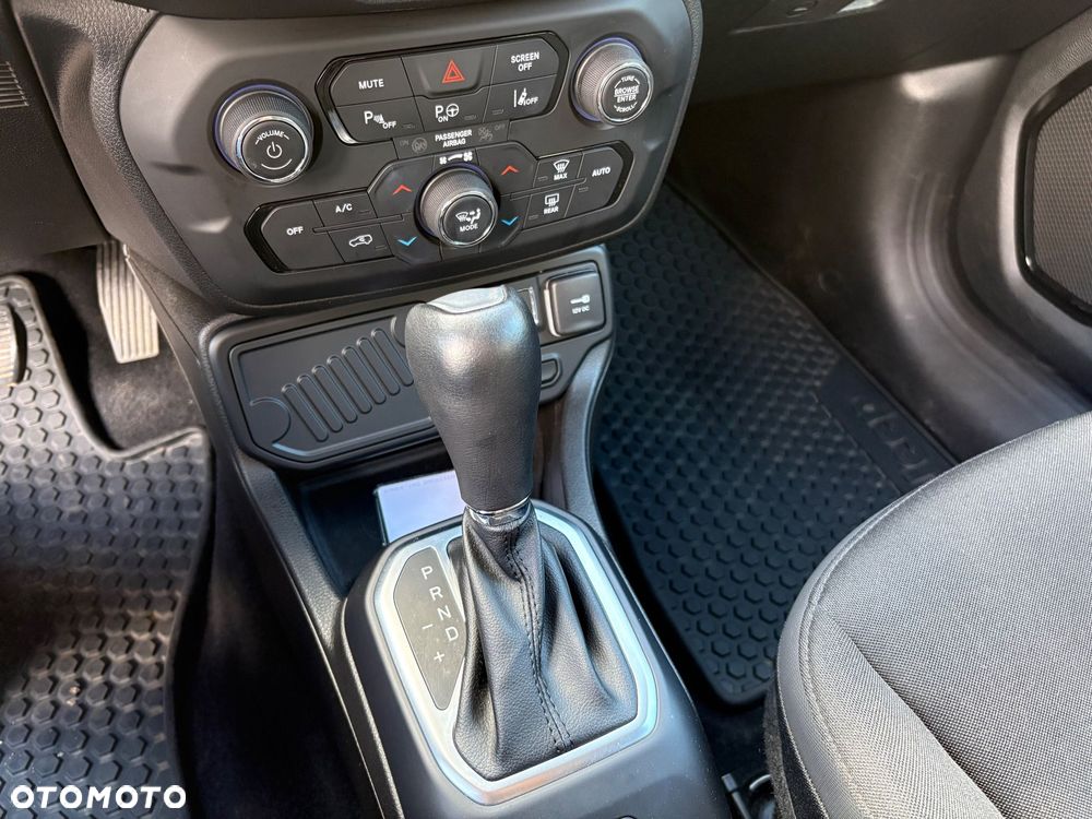 Jeep Renegade - 19