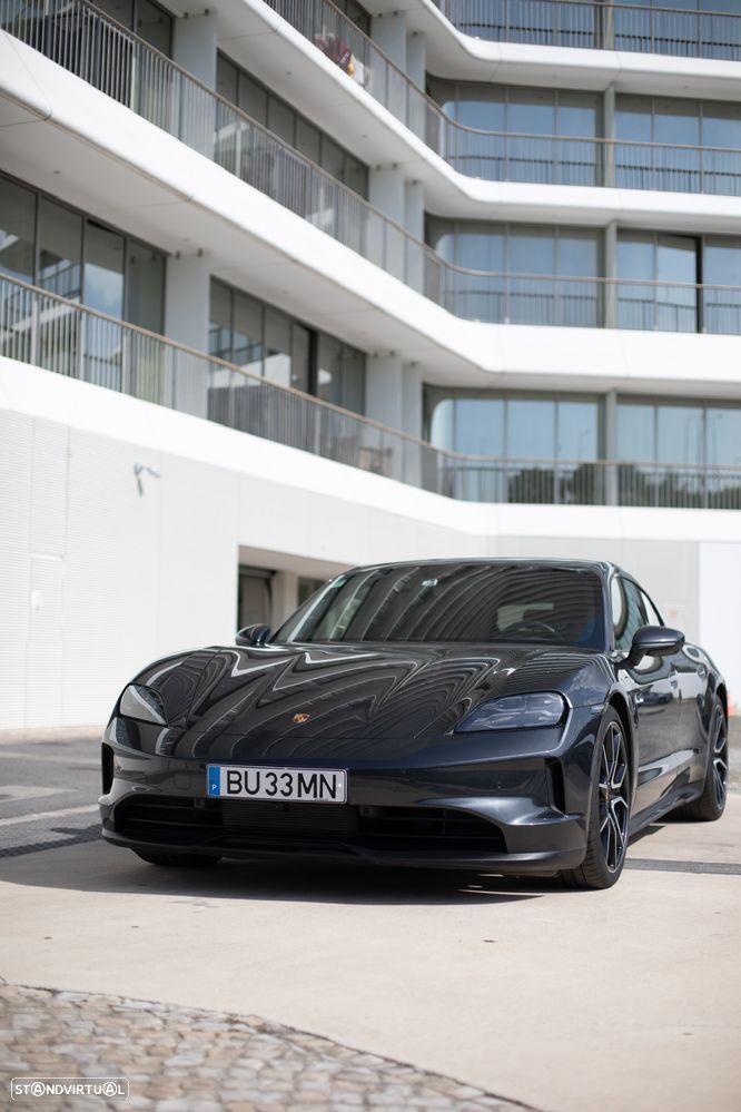 Porsche Taycan Sport Turismo - 2