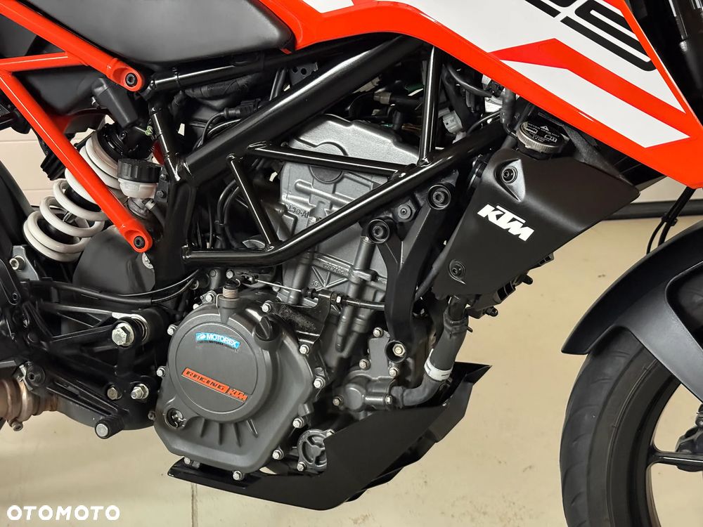 KTM Duke 125 - 19