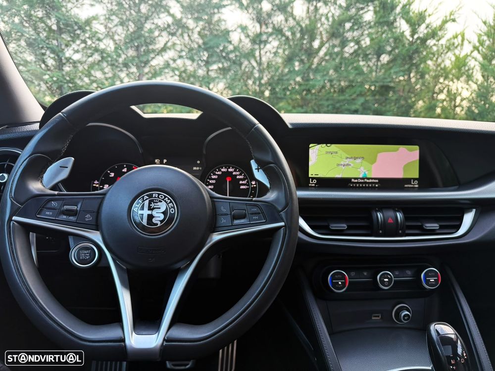 Alfa Romeo Stelvio - 13