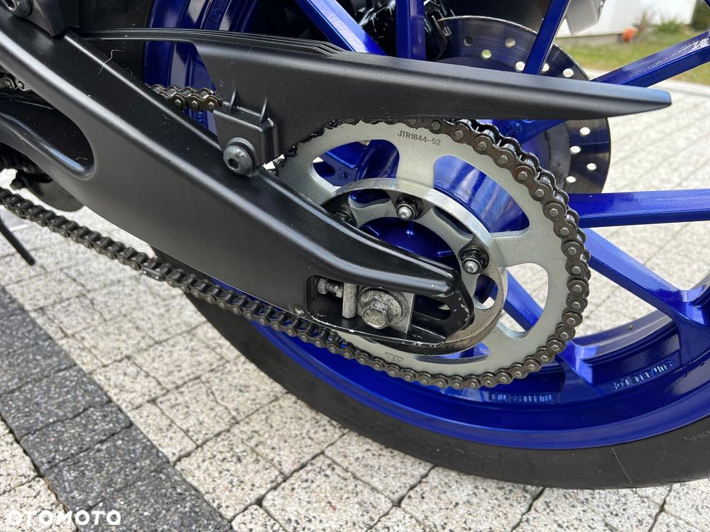 Yamaha YZF - 21