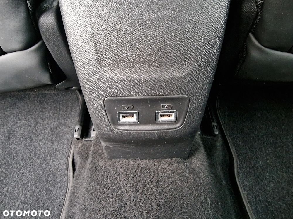 Peugeot 2008 - 12