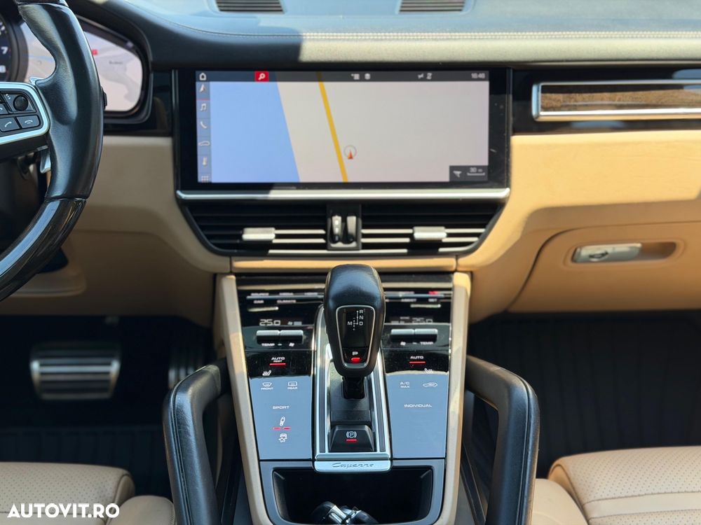 Porsche Cayenne - 20