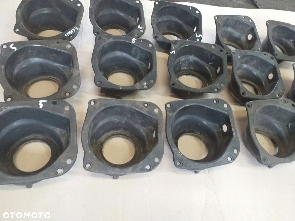 TOYOTA CELICA V 5 RAMKA WLEWU PALIWA PLASTIK - 2