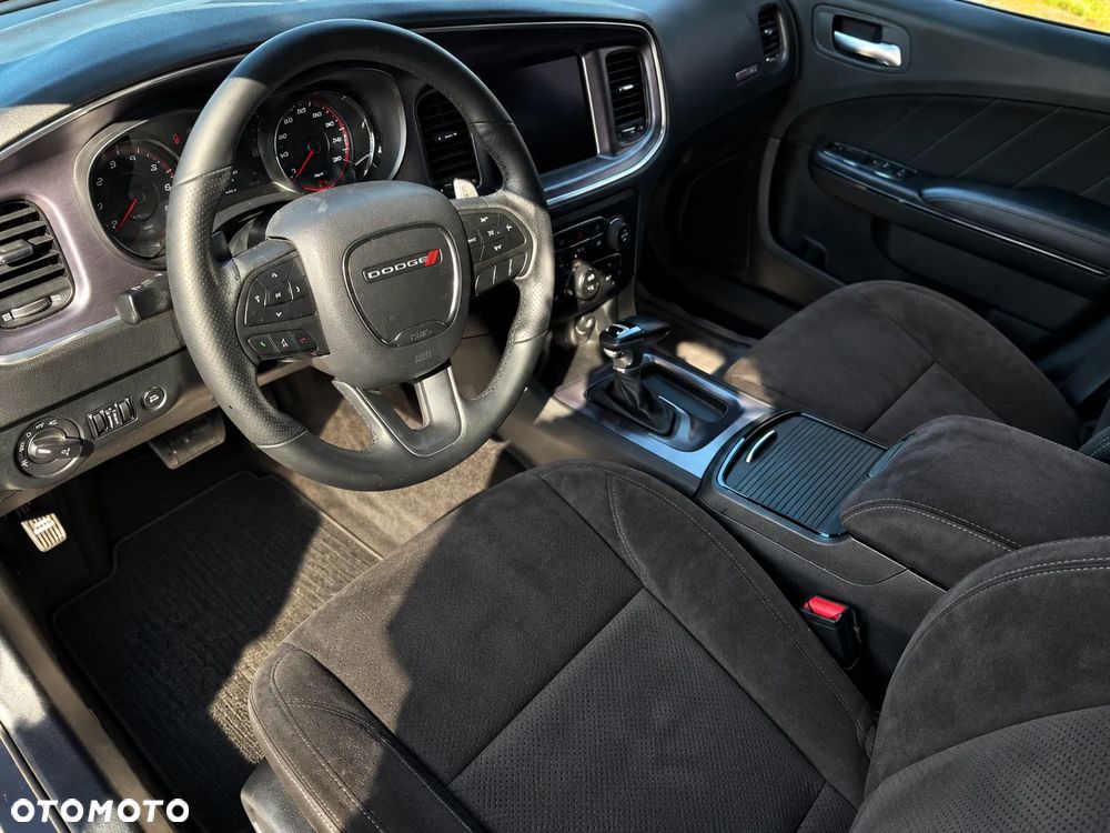 Dodge Charger 5.7 R/T - 10