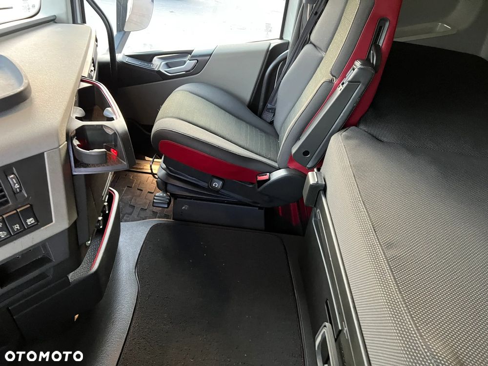 Volvo FH 460 Xenony Klimapostojowa winda Niemcy - 17