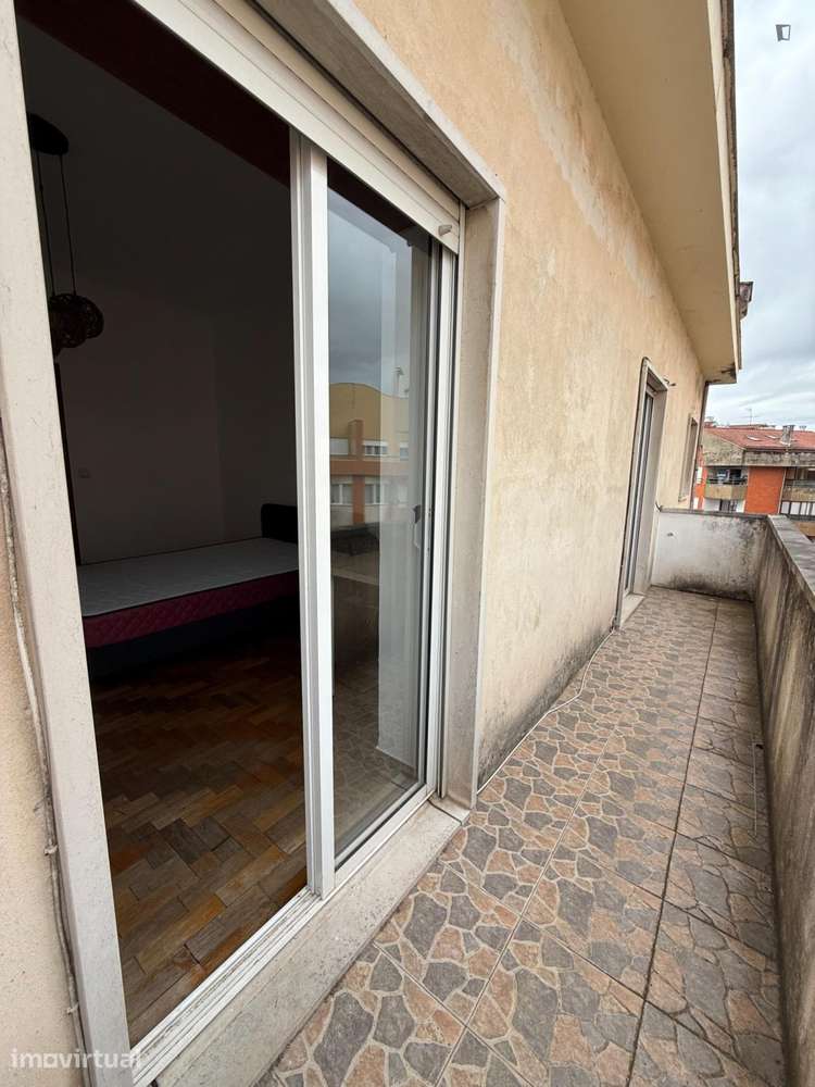 Quarto - localizado em Olivais Coimbra - Grande imagem: 5/14