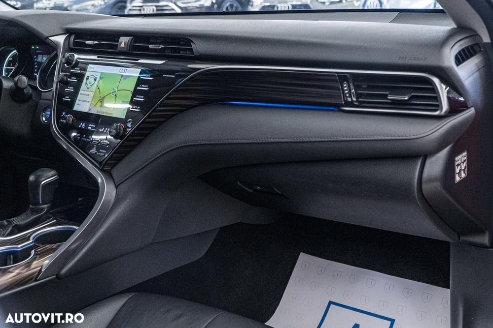 Toyota Camry 2.5 Dynamic - 28