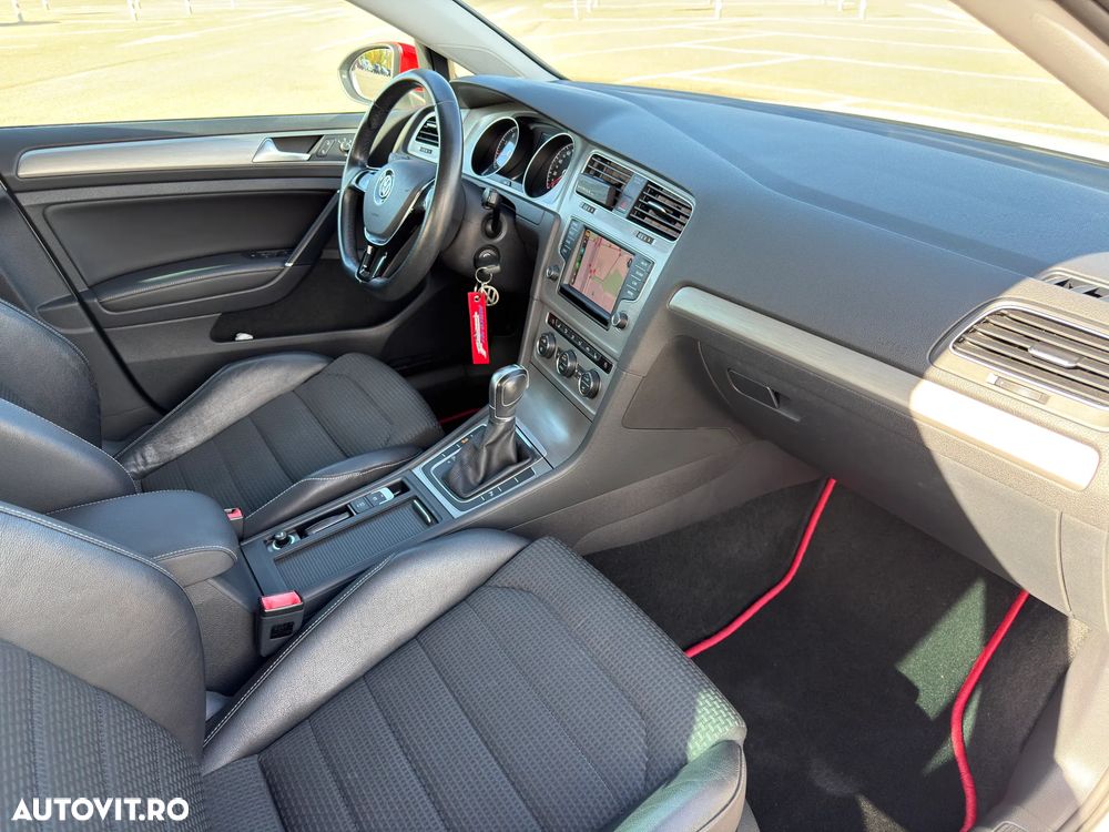 Volkswagen Golf - 22