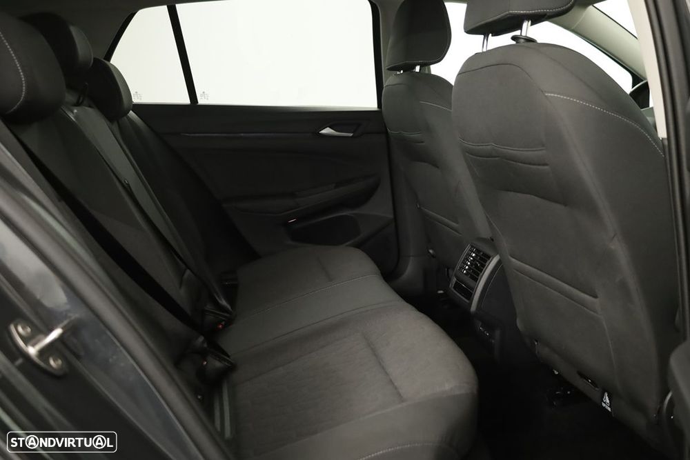 VW Golf 1.5 TSI e-Hybrid Life DSG - 23
