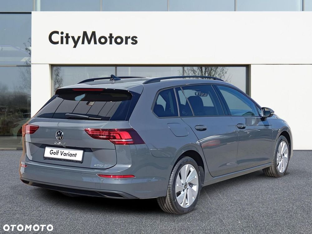 Volkswagen Golf - 8