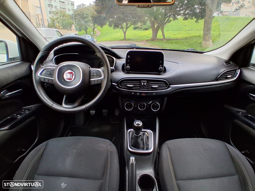 Fiat Tipo 1.3 M-Jet Lounge Tech - 25