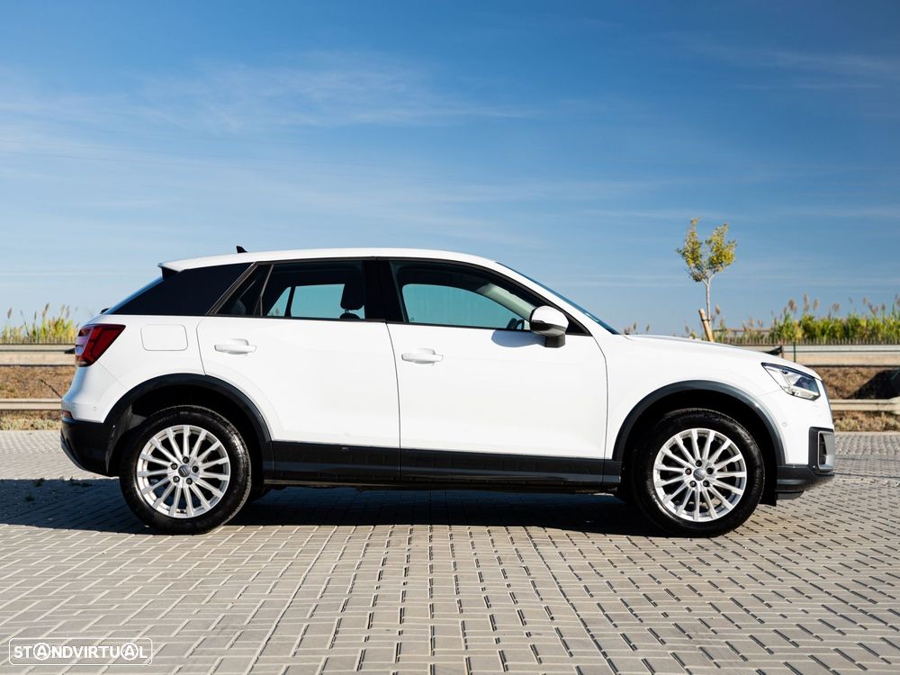Audi Q2 30 TDI Design S tronic - 11
