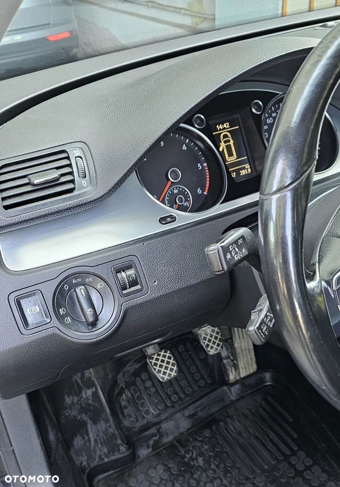 Volkswagen Passat 2.0 TDI Comfortline - 13