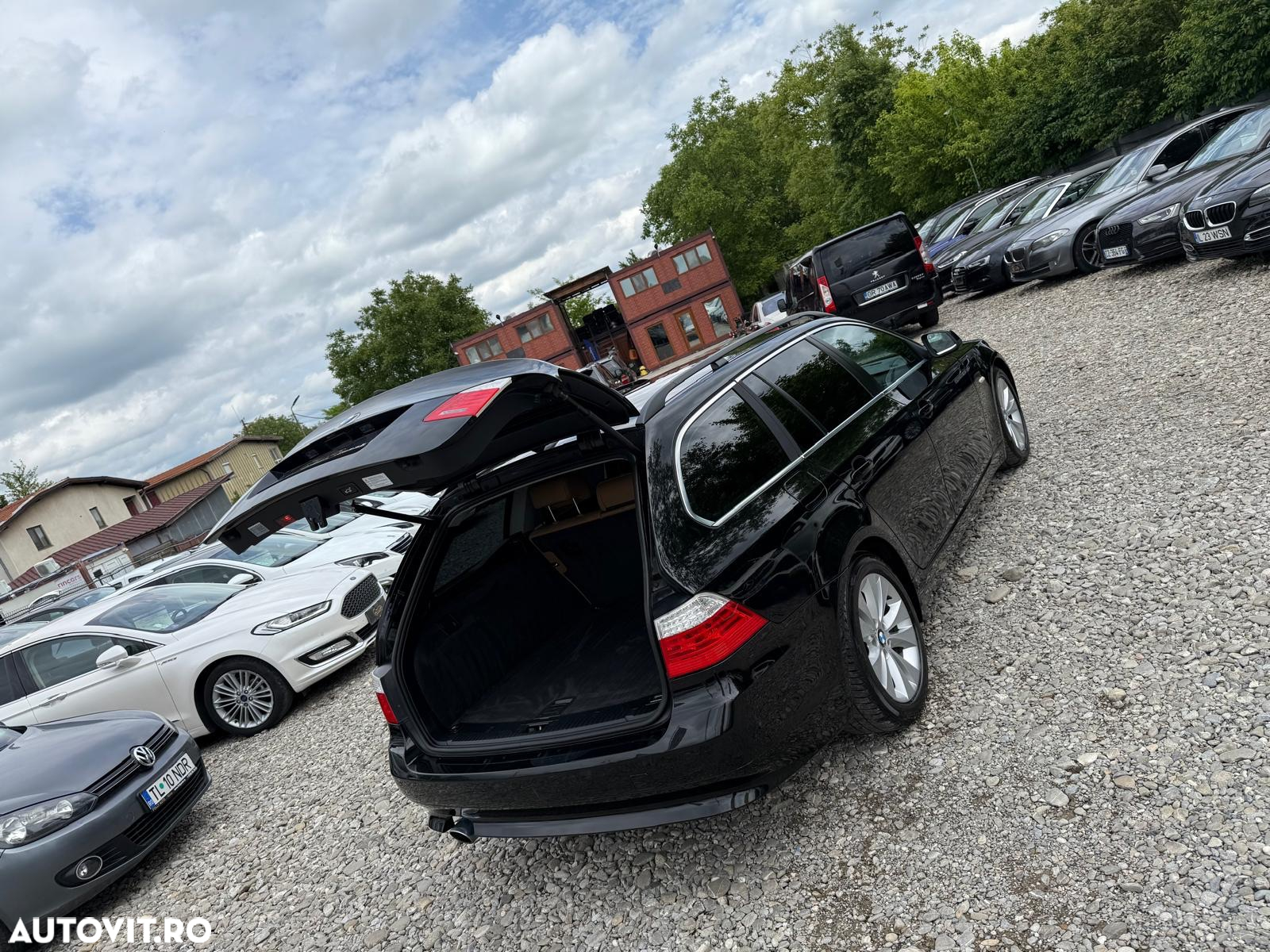 BMW Seria 5 520d Touring Aut. Edition Exclusive - 29