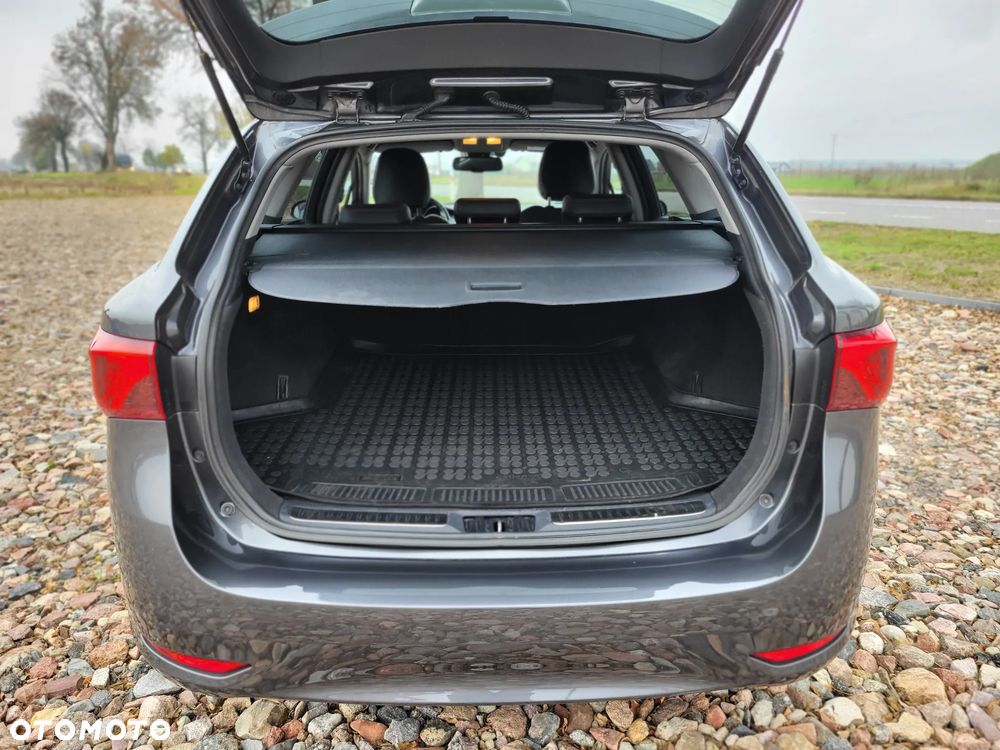Toyota Avensis 1.8 Prestige MS - 19