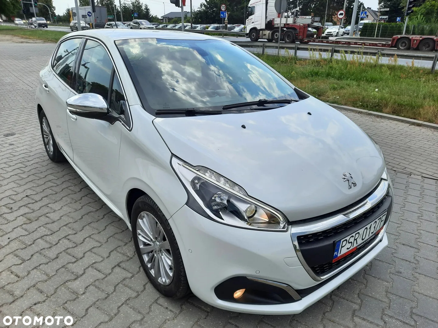 Peugeot 208 PureTech 110 Stop & Start EAT6 Allure - 4