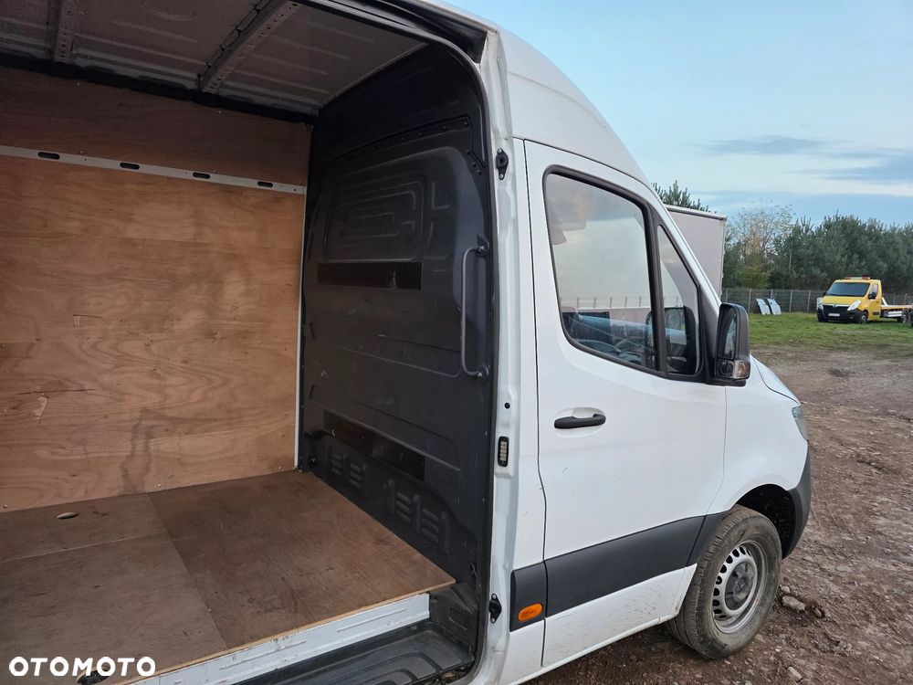 Mercedes-Benz Sprinter - 8