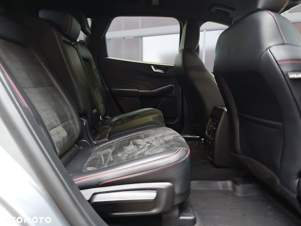 Ford Kuga 2.5 FHEV AWD ST-Line X - 25