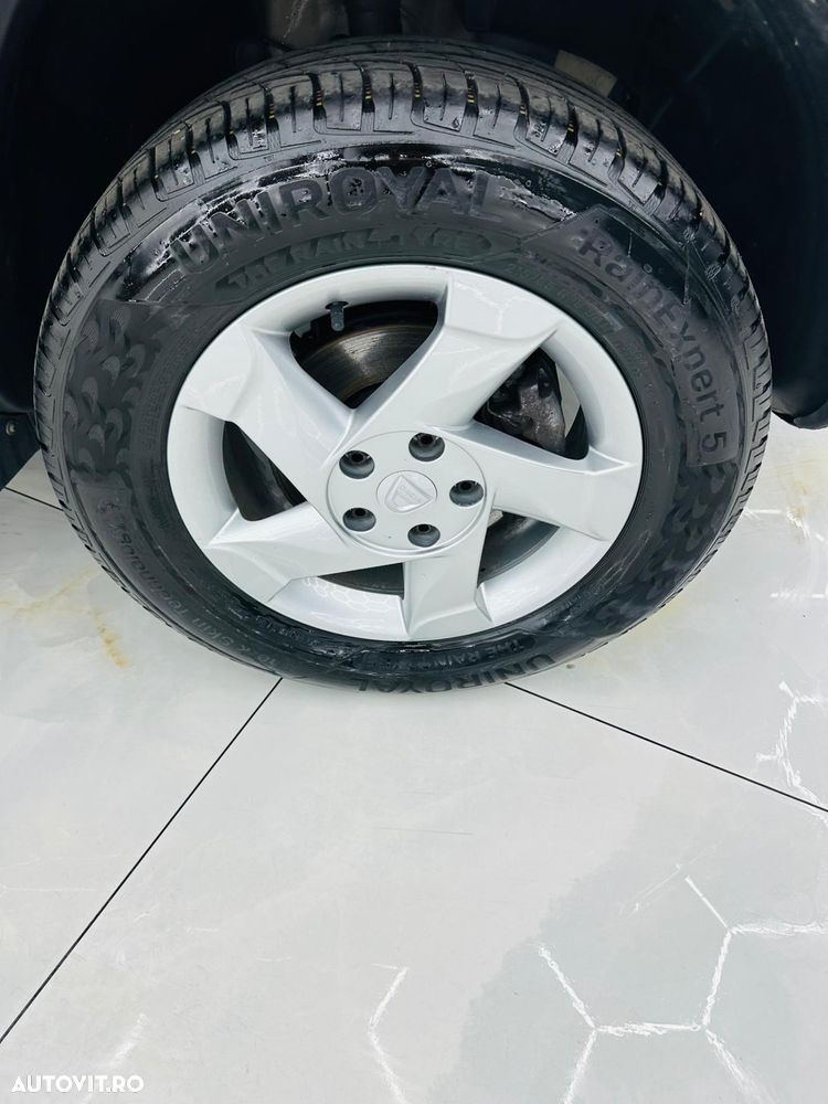 Dacia Duster dCi 90 FAP 4x2 Ambiance - 10