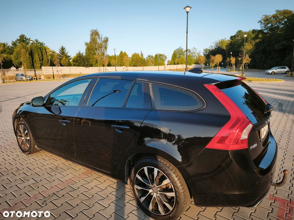 Volvo V60 D2 Drive-E Momentum - 17