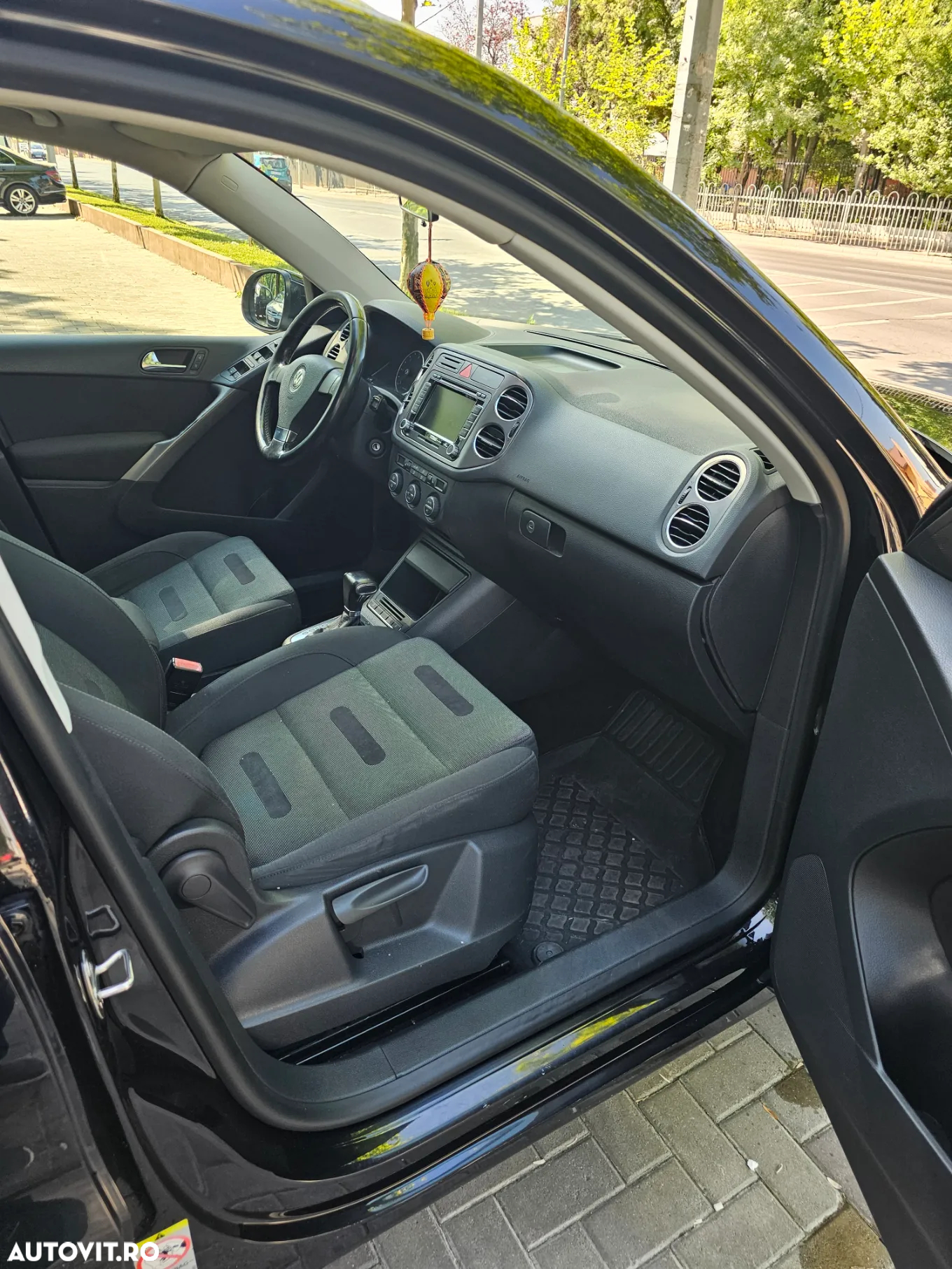 Volkswagen Tiguan 2.0 TDI 4Motion DSG Sport & Style - 8