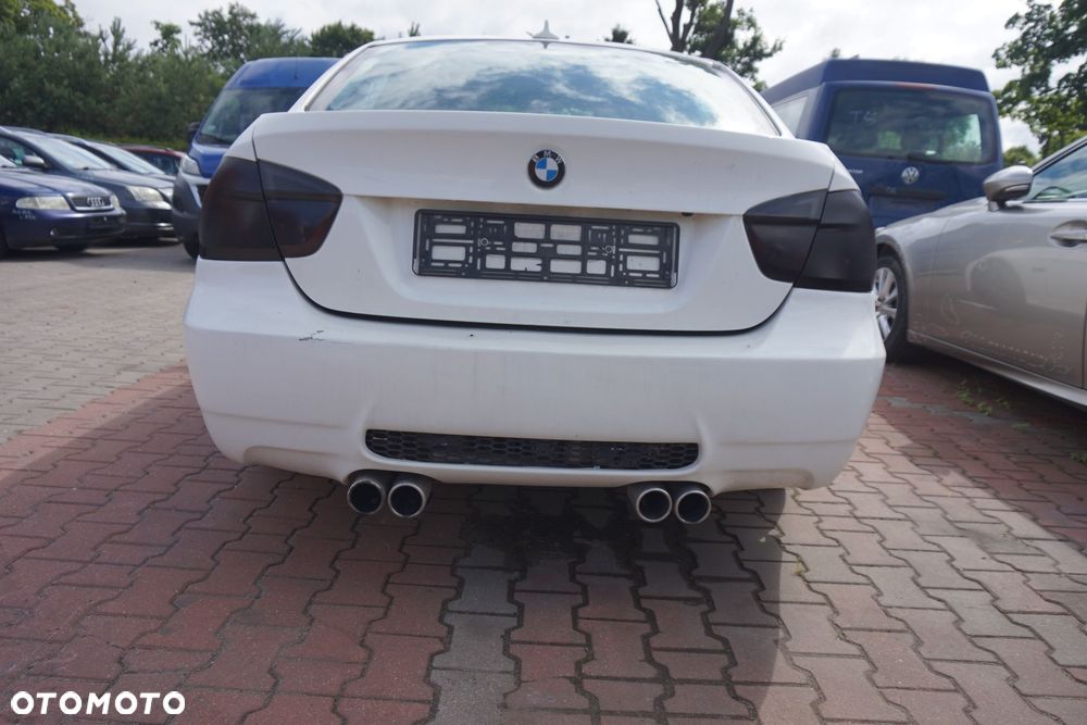ZDERZAK TYLNY 3 E90 SEDAN A34 M-PAKIET BIAŁY BMW 2004-2008 - 1