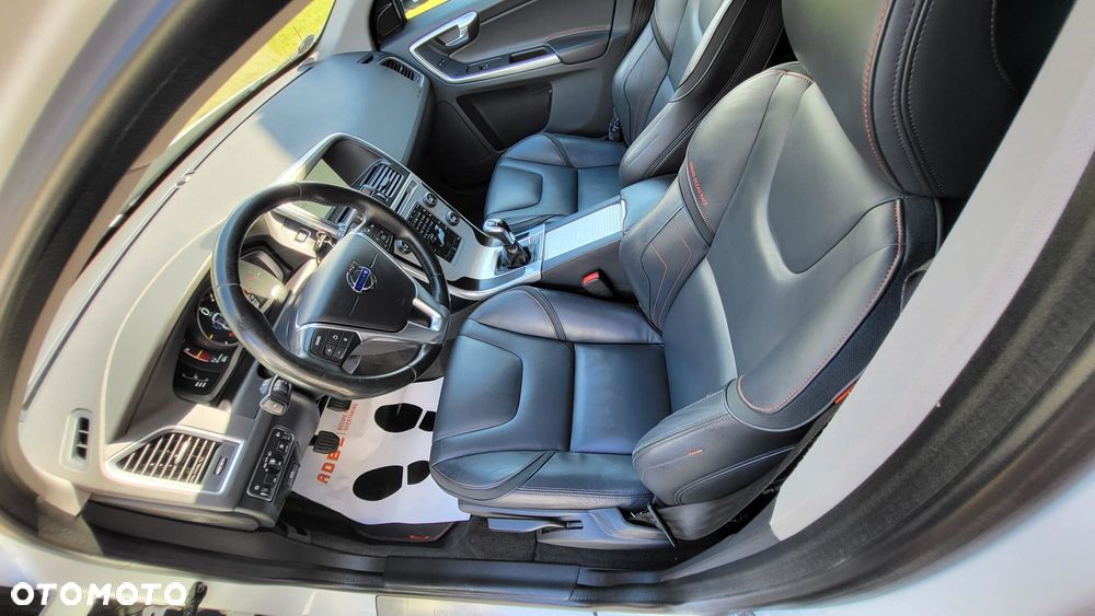 Volvo XC 60 D4 Ocean Race - 22