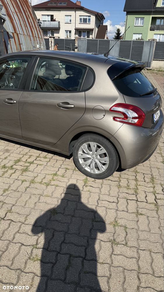 Peugeot 208 - 6
