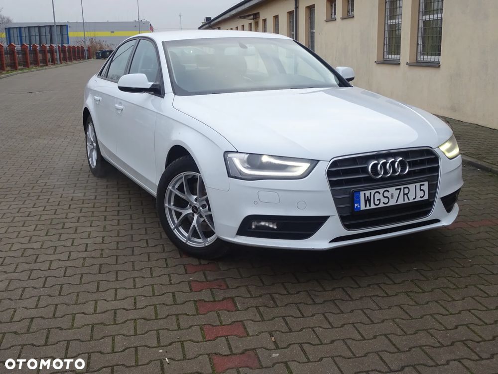 Audi A4 Limousine - 1