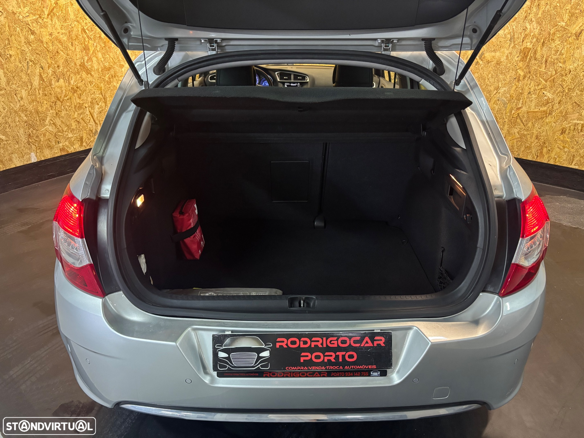 Citroën C4 1.6 e-HDi Exclusive - 23