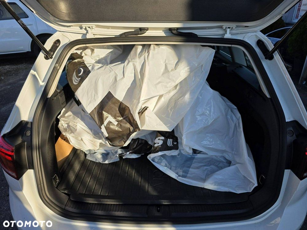 Volkswagen Passat - 35