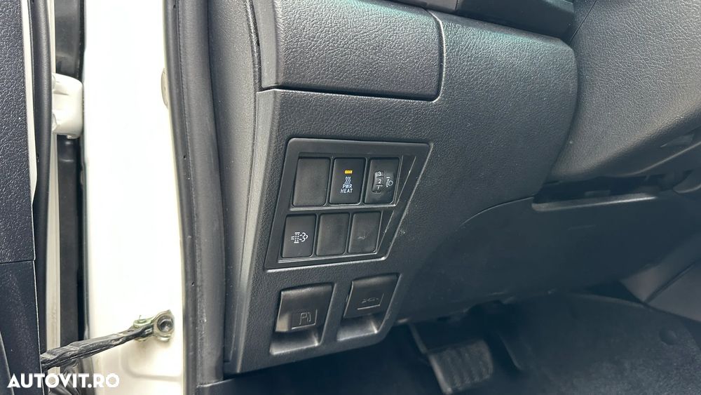 Toyota Hilux 2.8D 204CP 4x4 Double Cab AT Executive - 23