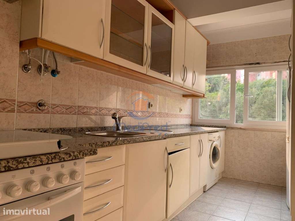 Arrendamento | Apartamento T2 remodelado em Odivelas