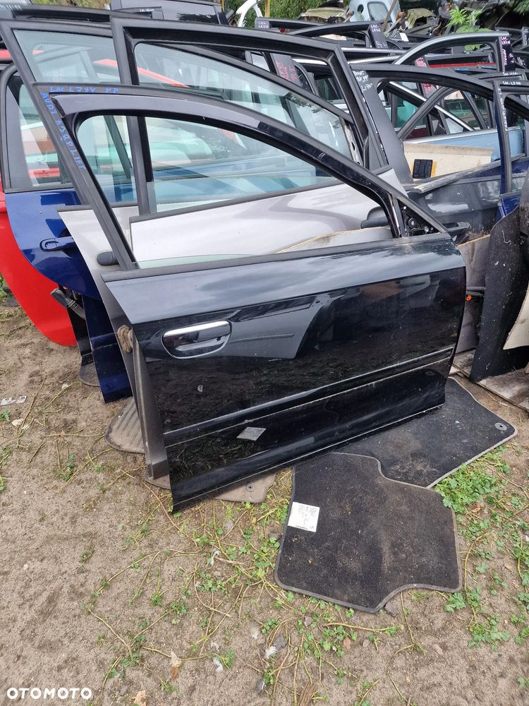 Drzwi  prawy  przód  audi  A3 8p lift  w kolorze LZ9Y - 2