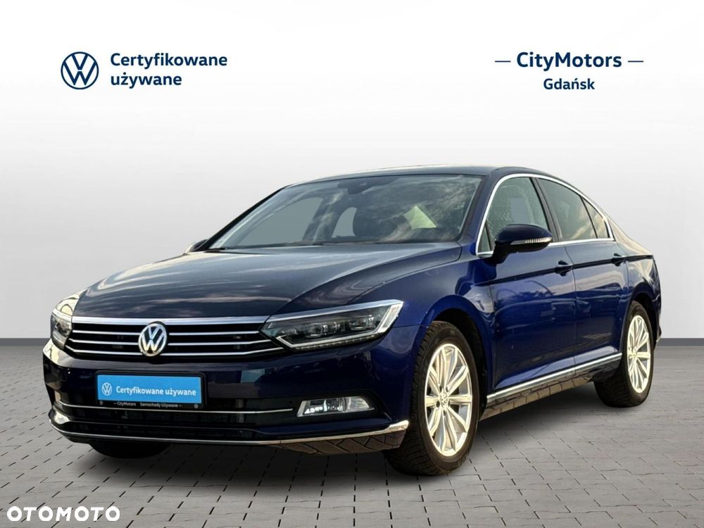 Volkswagen Passat - 1