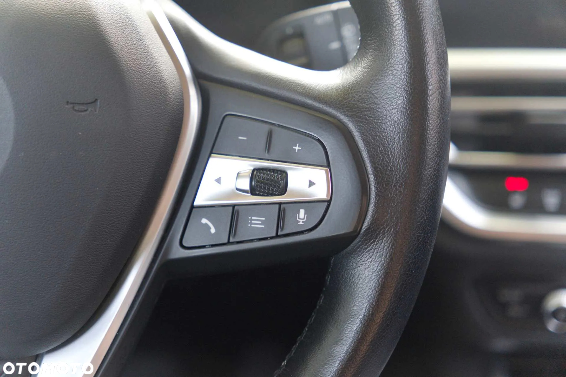 BMW Seria 3 330e PHEV - 31