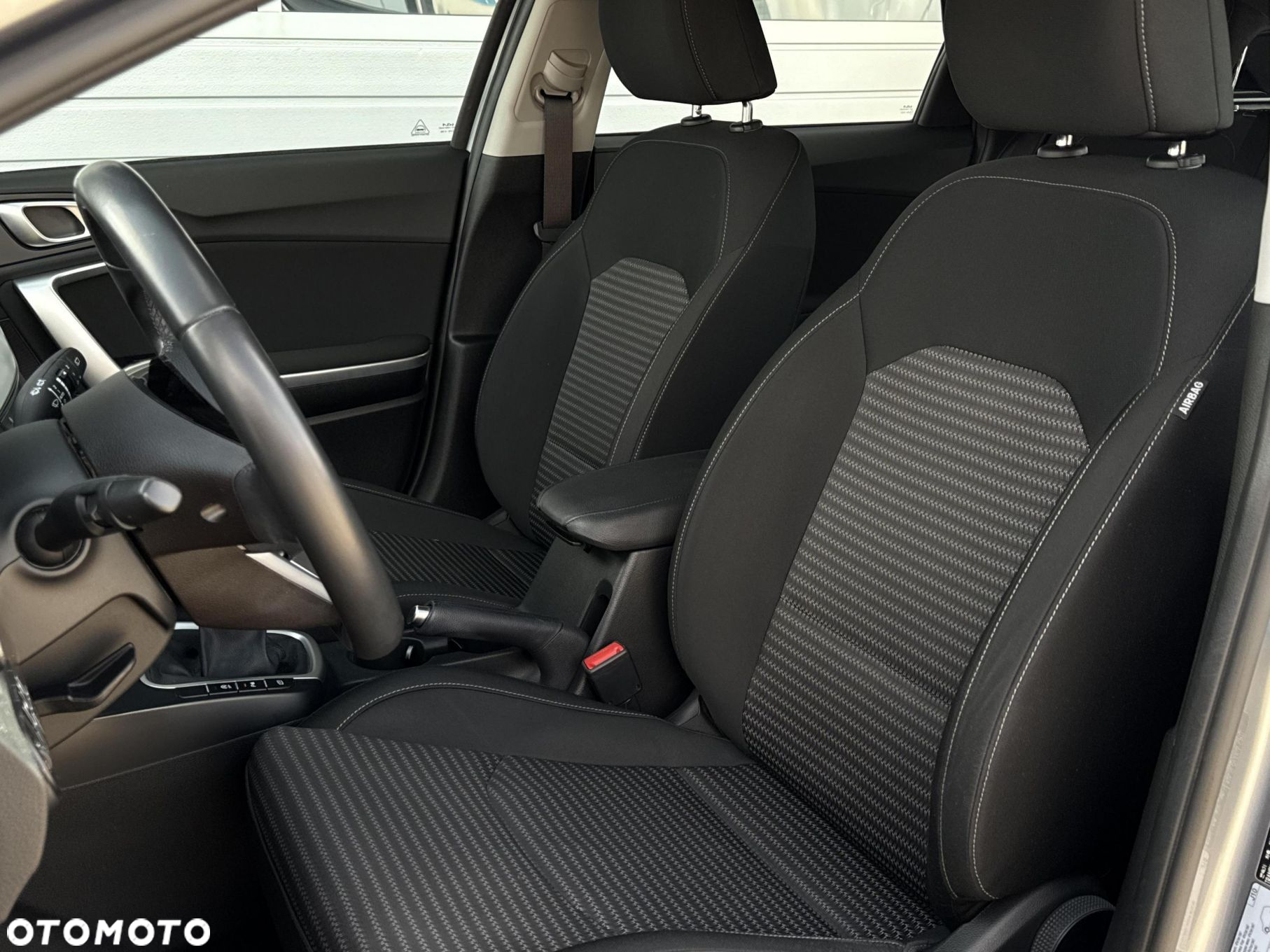 Kia Ceed 1.5 T-GDI M - 11