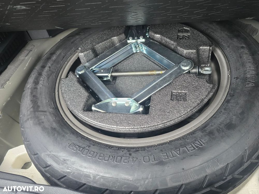 Toyota RAV4 2.5 Hybrid VVT-iE 4x4 Luxury - 17