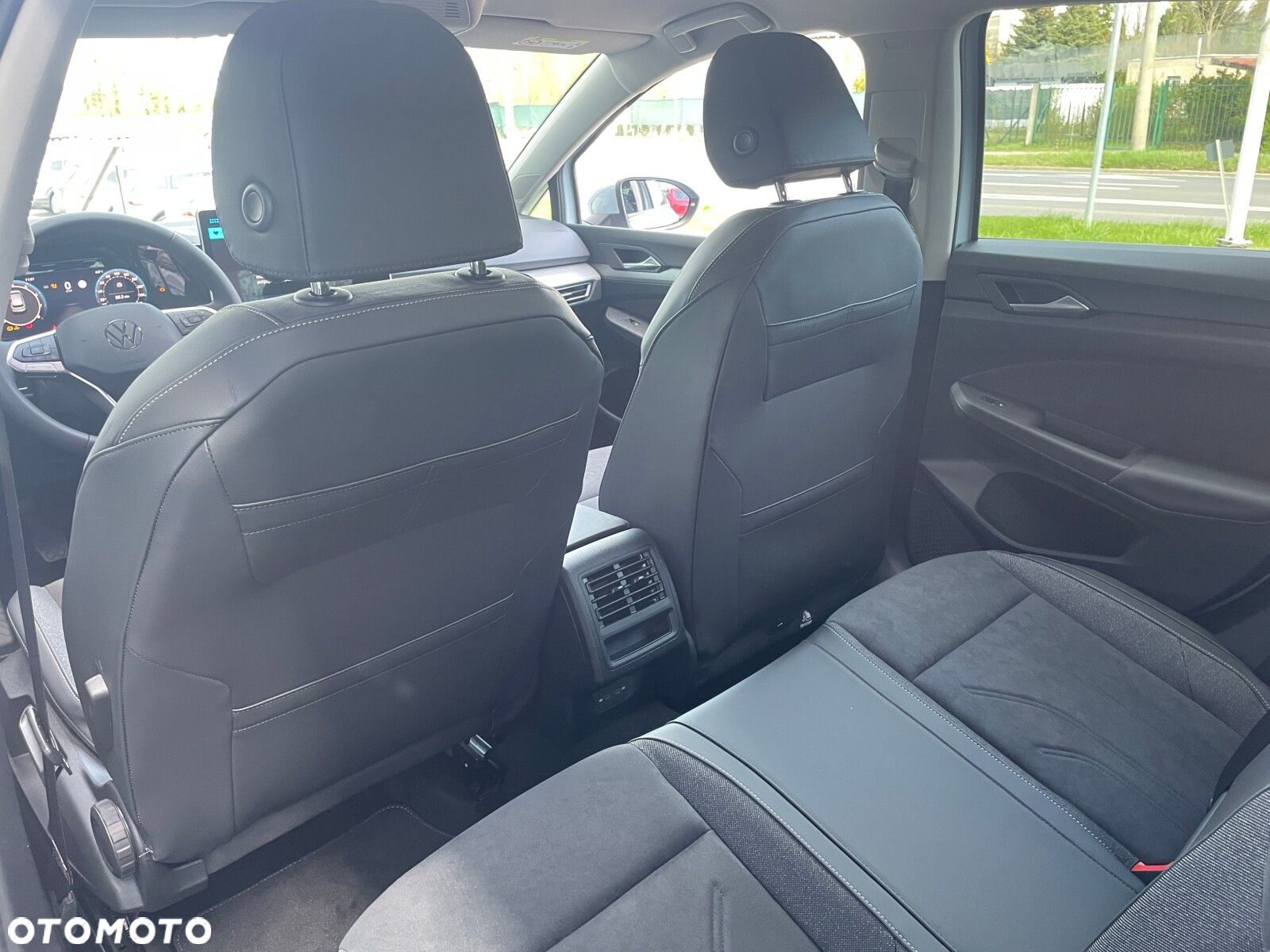Volkswagen Golf - 28