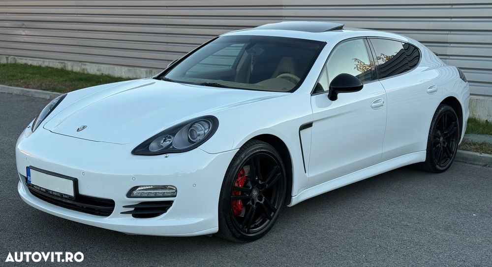 Porsche Panamera - 1