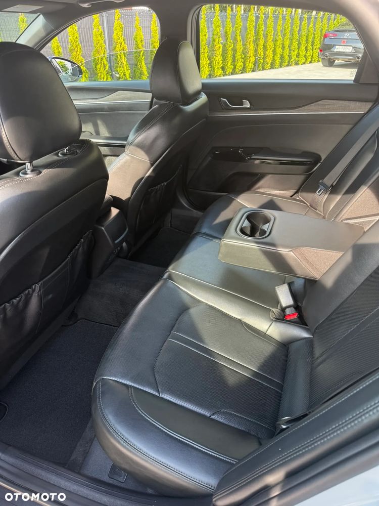 Kia K5 - 4