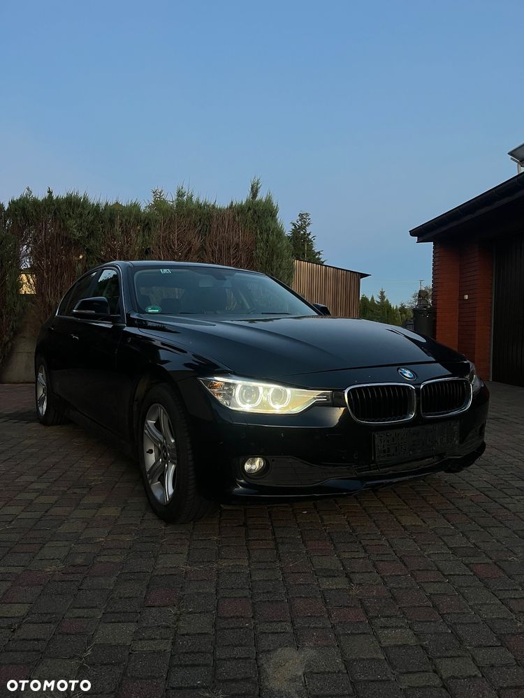 BMW Seria 3 318d Sport Line - 2