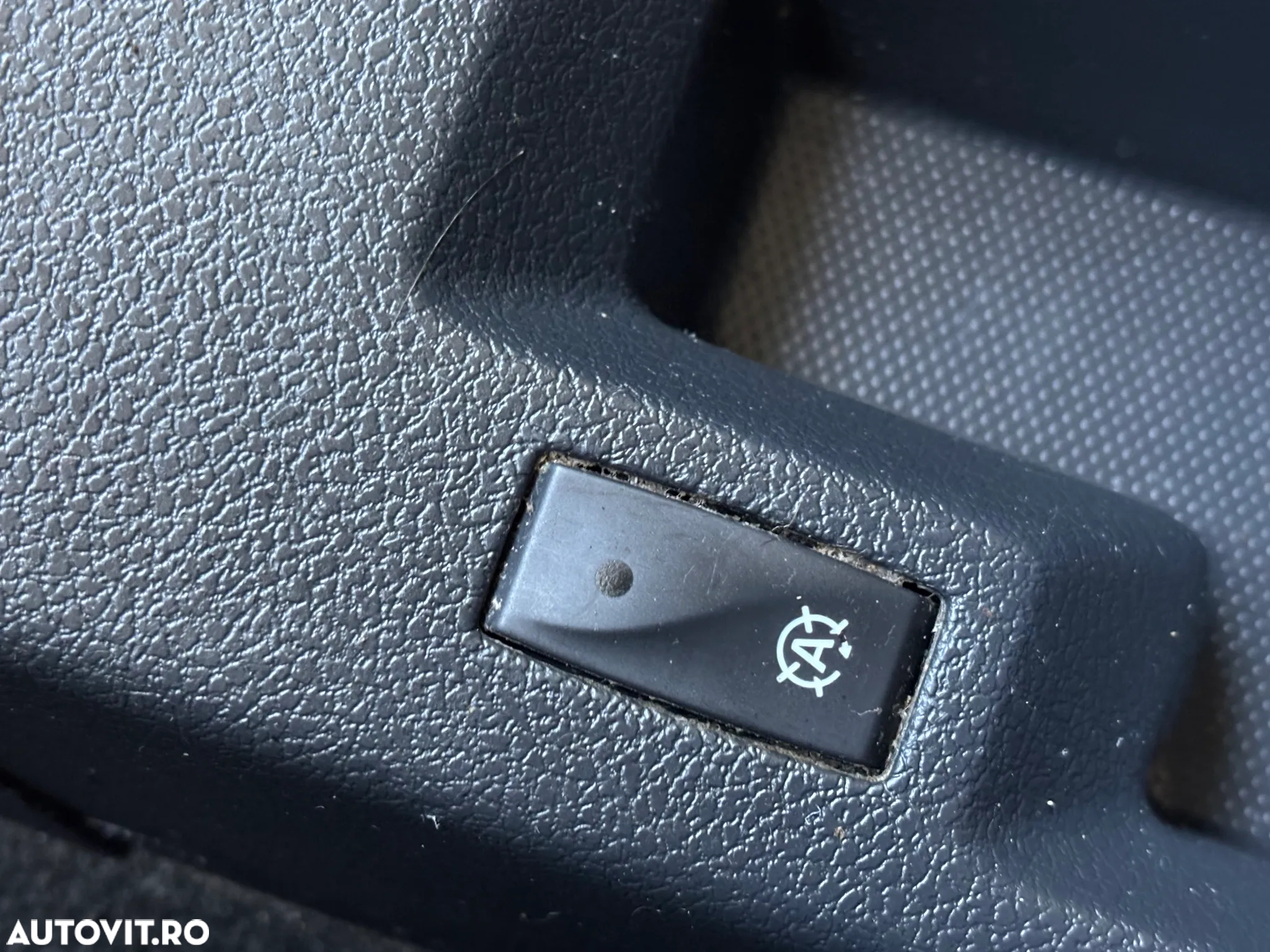 Dacia Logan MCV 0.9 TCe 90 CP Prestige - 28